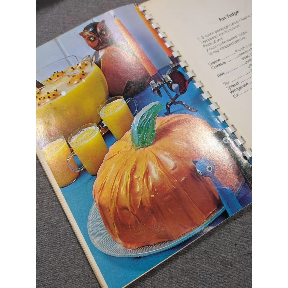 VTG 1980 The Children's Cookbook A Beginner's Guide‎ To Cooking Spiral Bound